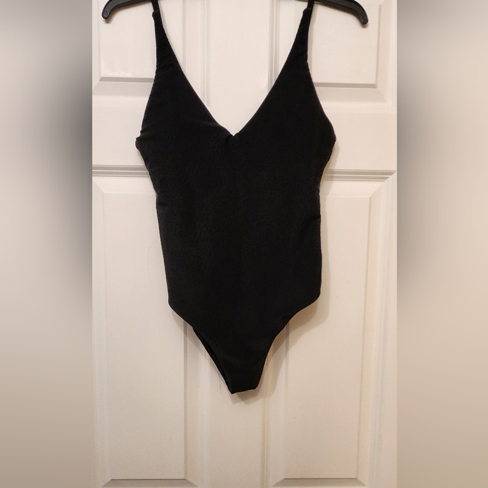 Beach  Riot Reese Rib One-Piece Swimsuit - Picture 3 of 9
